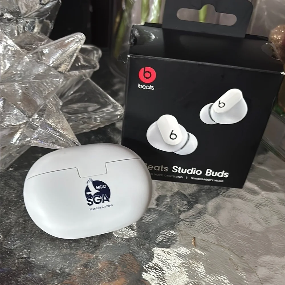 Beats by Dre Studio Buds - Red, White or Black - Picture 9 of 13